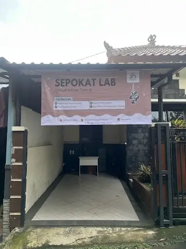 Sepokat Lab – Klinik Sepatu, Tas, Topi Helm Kucel di Beji, Depok 01