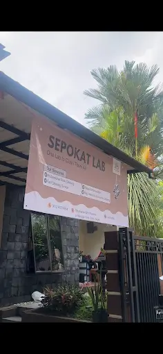 Sepokat Lab – Klinik Sepatu, Tas, Topi Helm Kucel di Beji, Depok 04